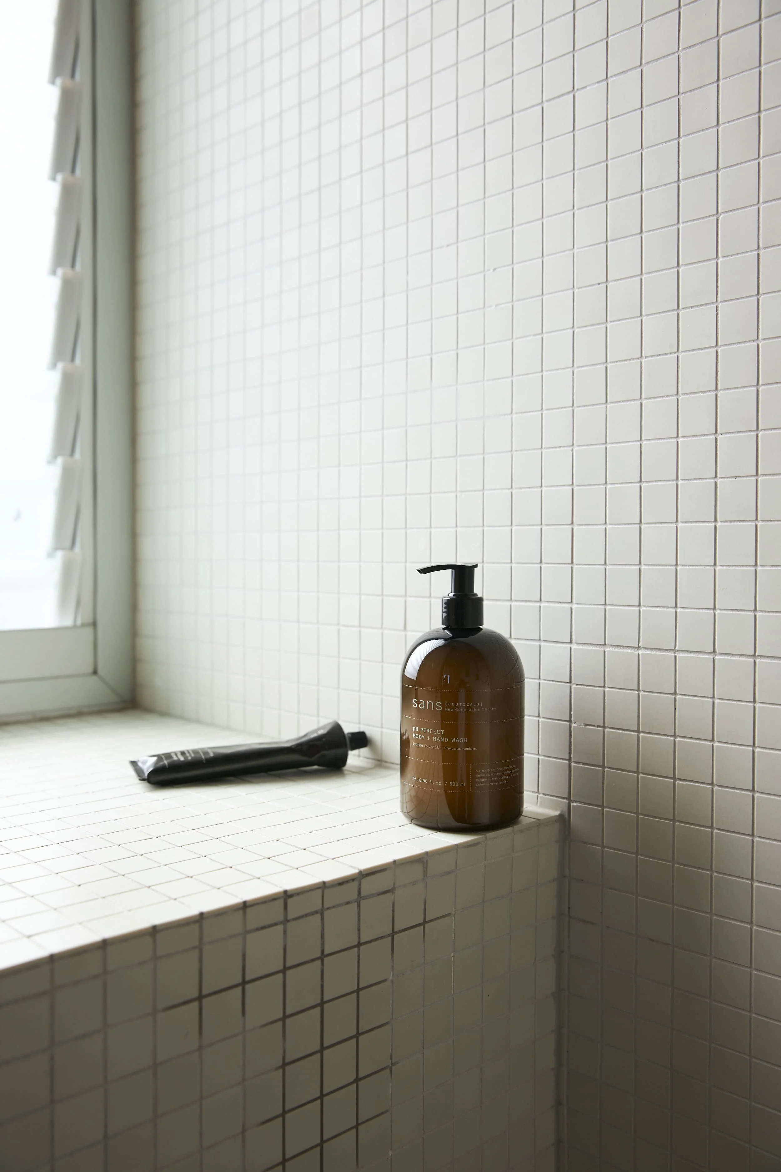 pH Body & Hand Wash 500ml - Image 3