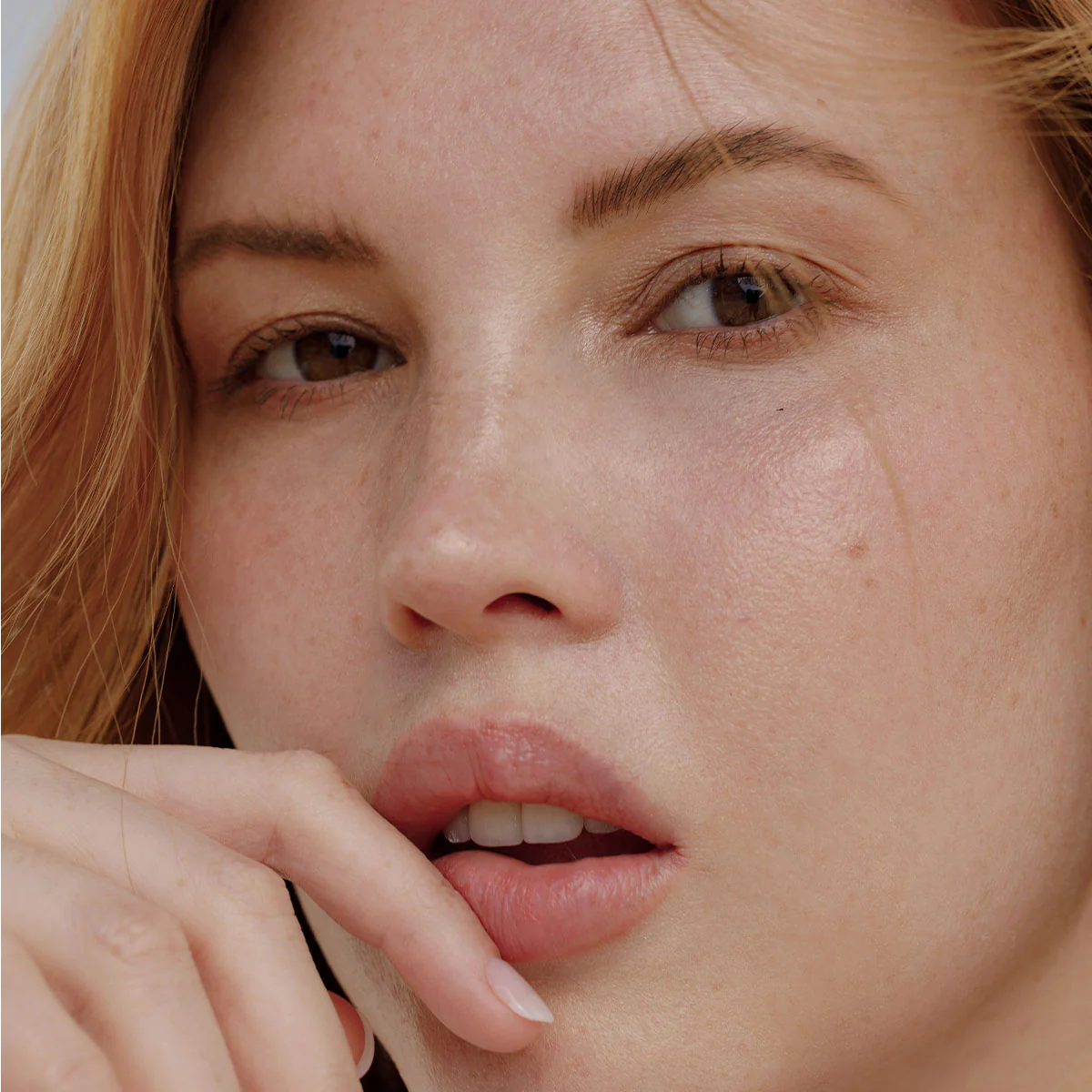 Skin Tint Serum Foundation SPF15 - Lightest Porcelain - Image 6