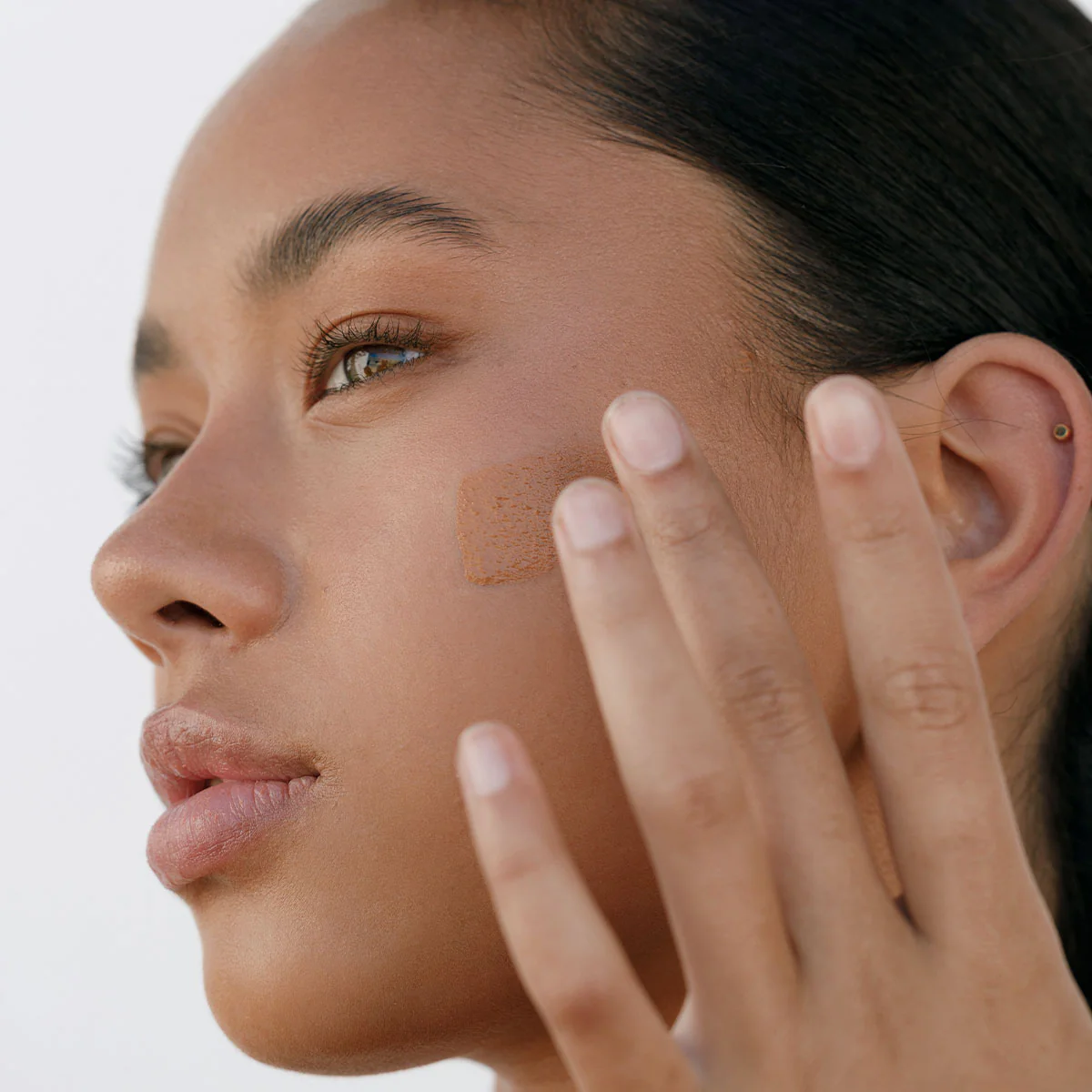 Skin Tint Serum Foundation SPF15 - Dark Ochre - Image 6